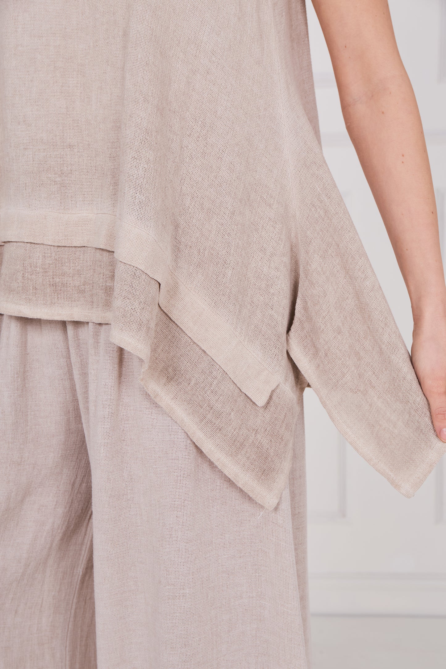 WASHED LINEN LAYERED SLEEVELESS TOP