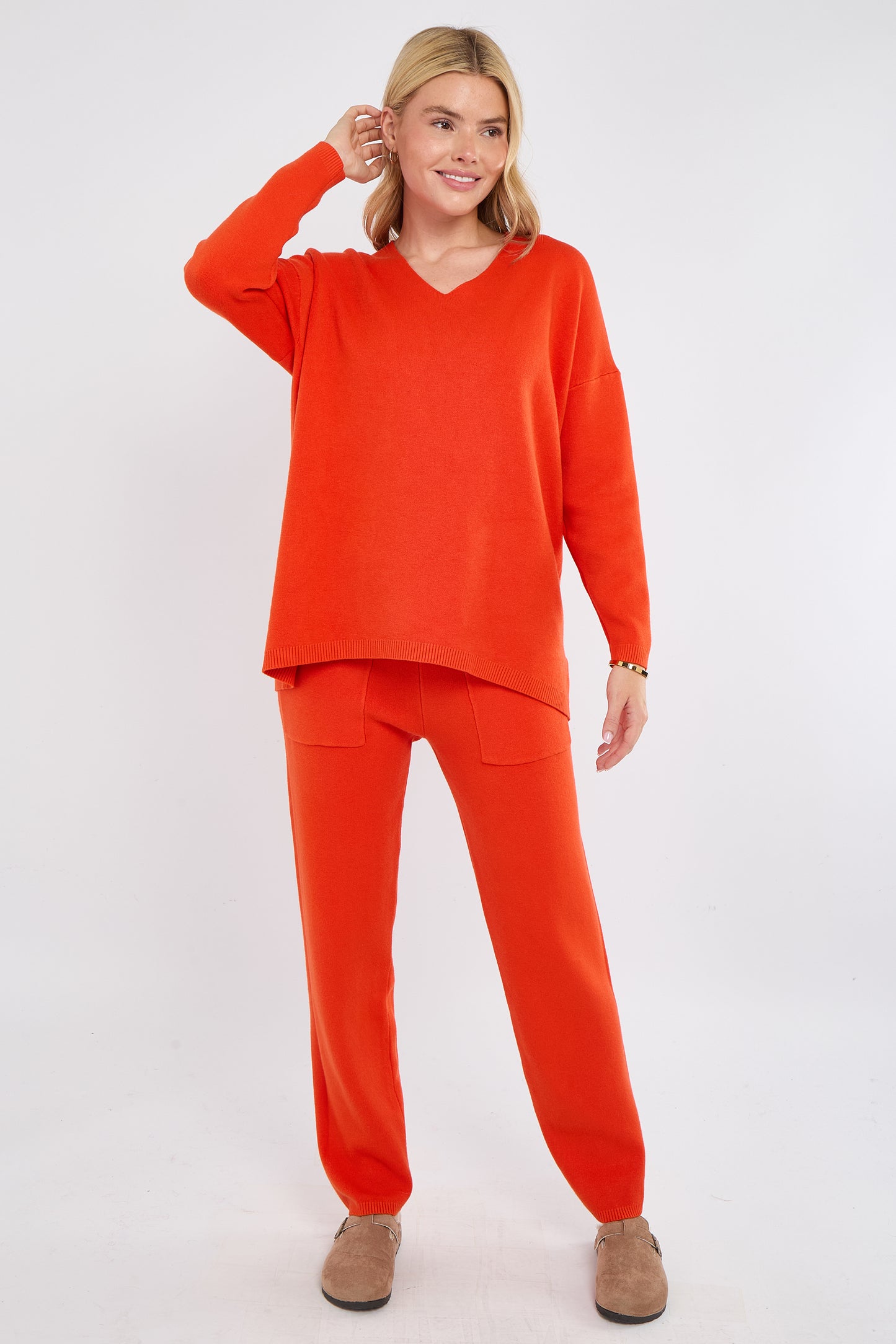 V-NECK RIBBED HEM JUMPER