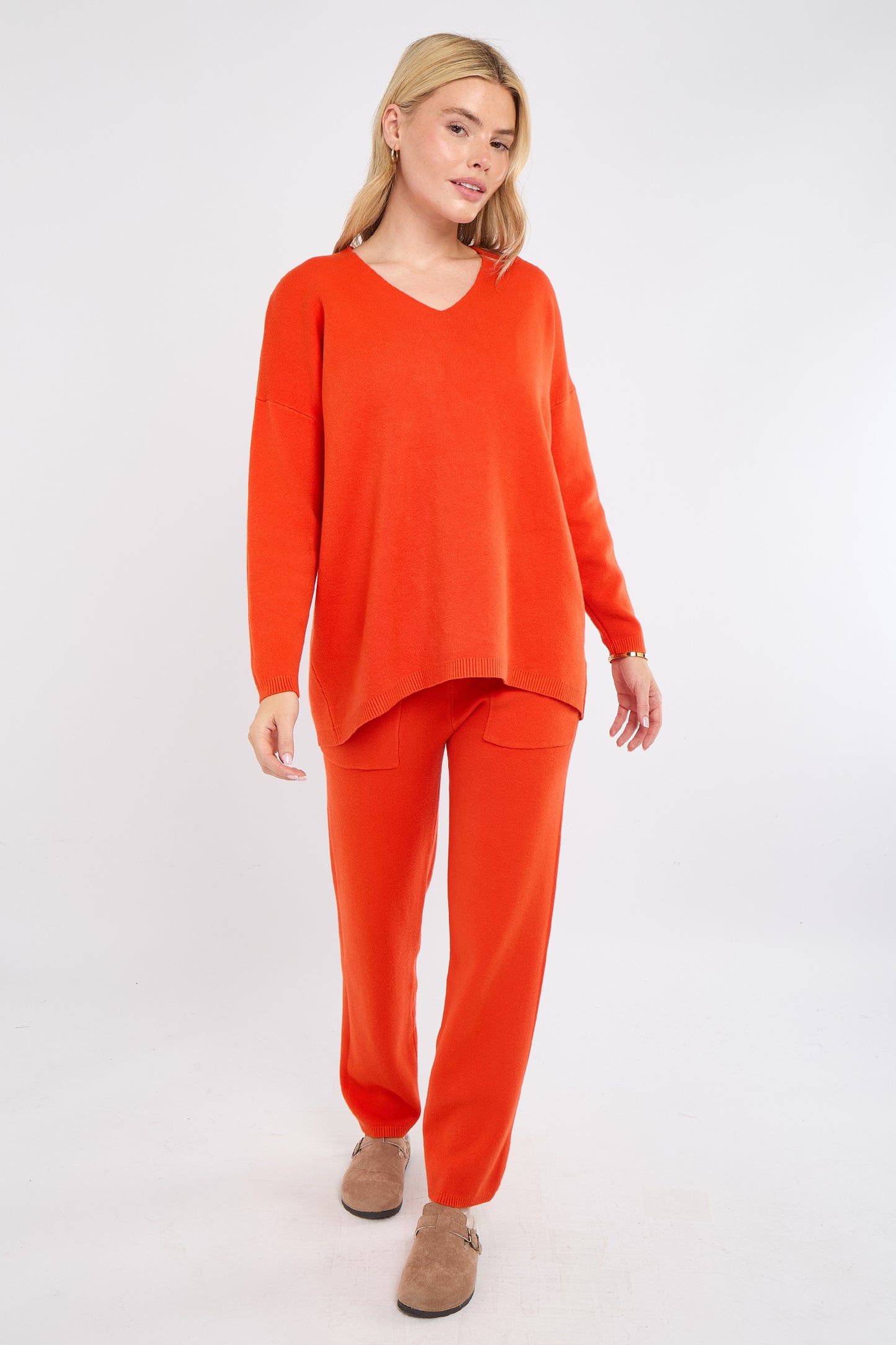 V-NECK RIBBED HEM JUMPER