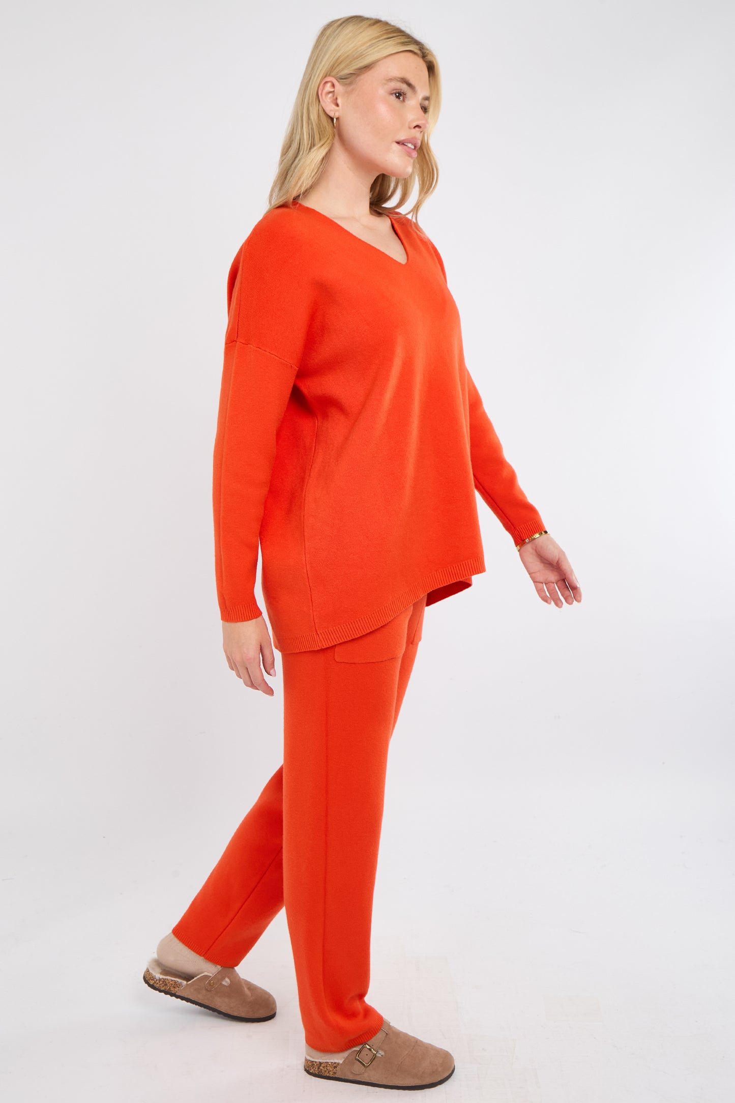 V-NECK RIBBED HEM JUMPER