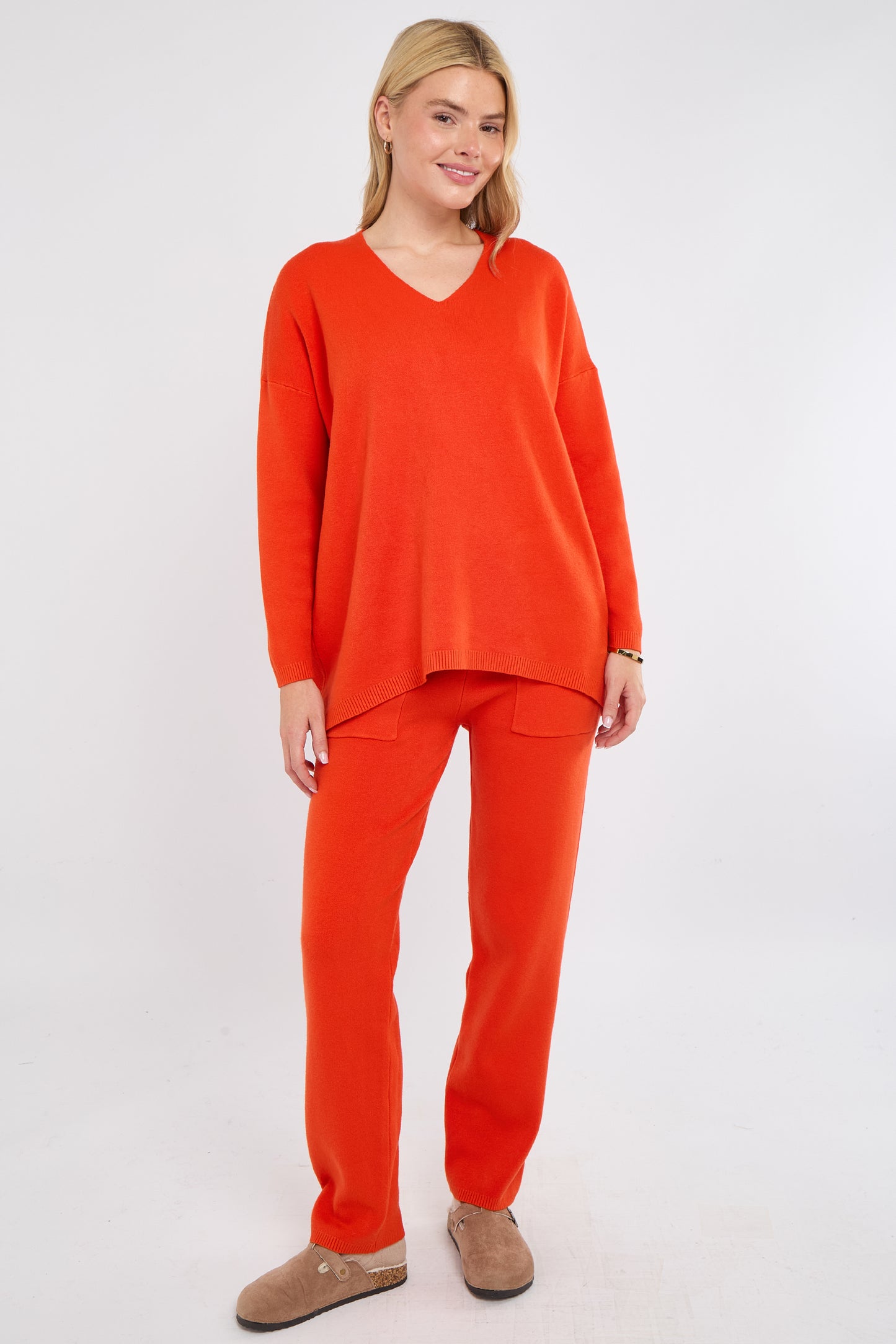 V-NECK RIBBED HEM JUMPER