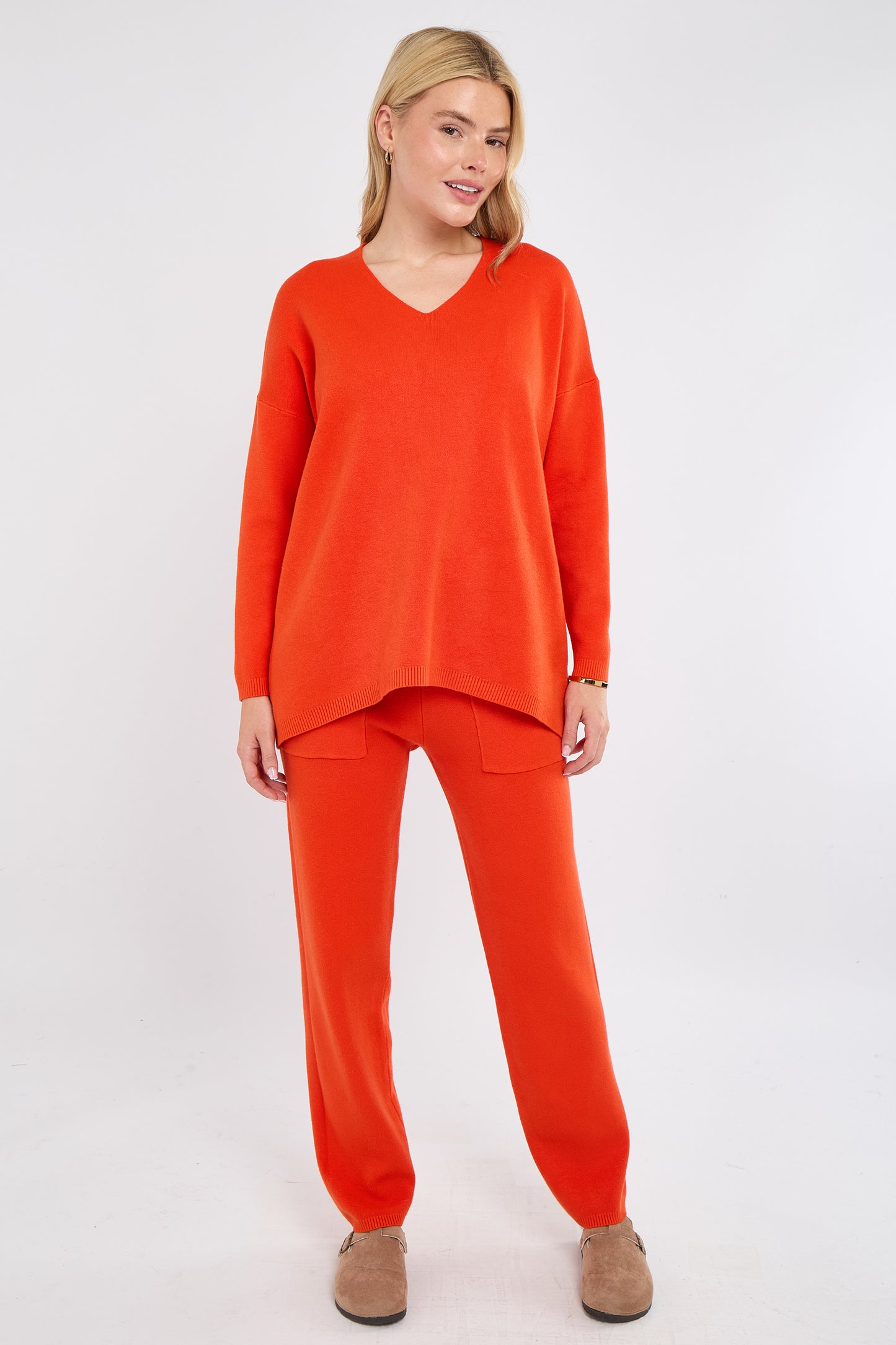 V-NECK RIBBED HEM JUMPER