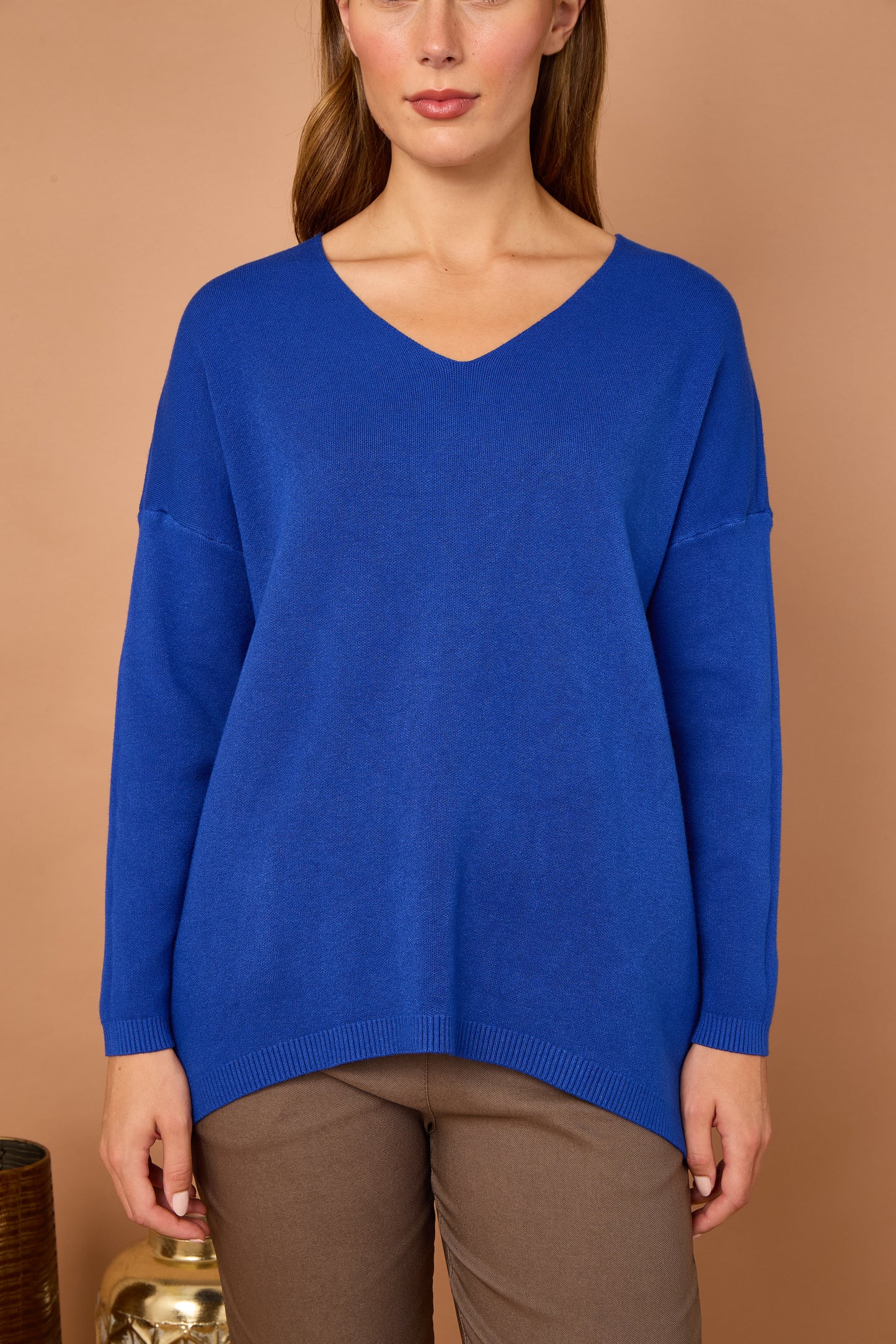 V-NECK RIBBED HEM JUMPER