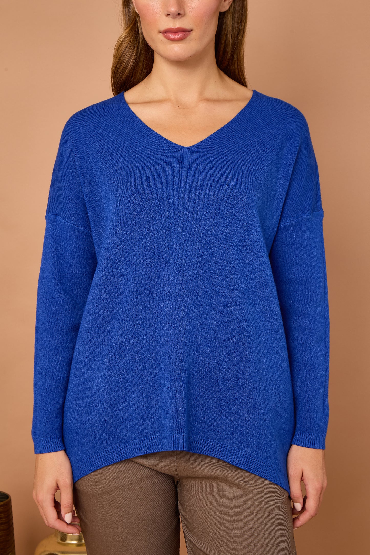 V-NECK RIBBED HEM JUMPER