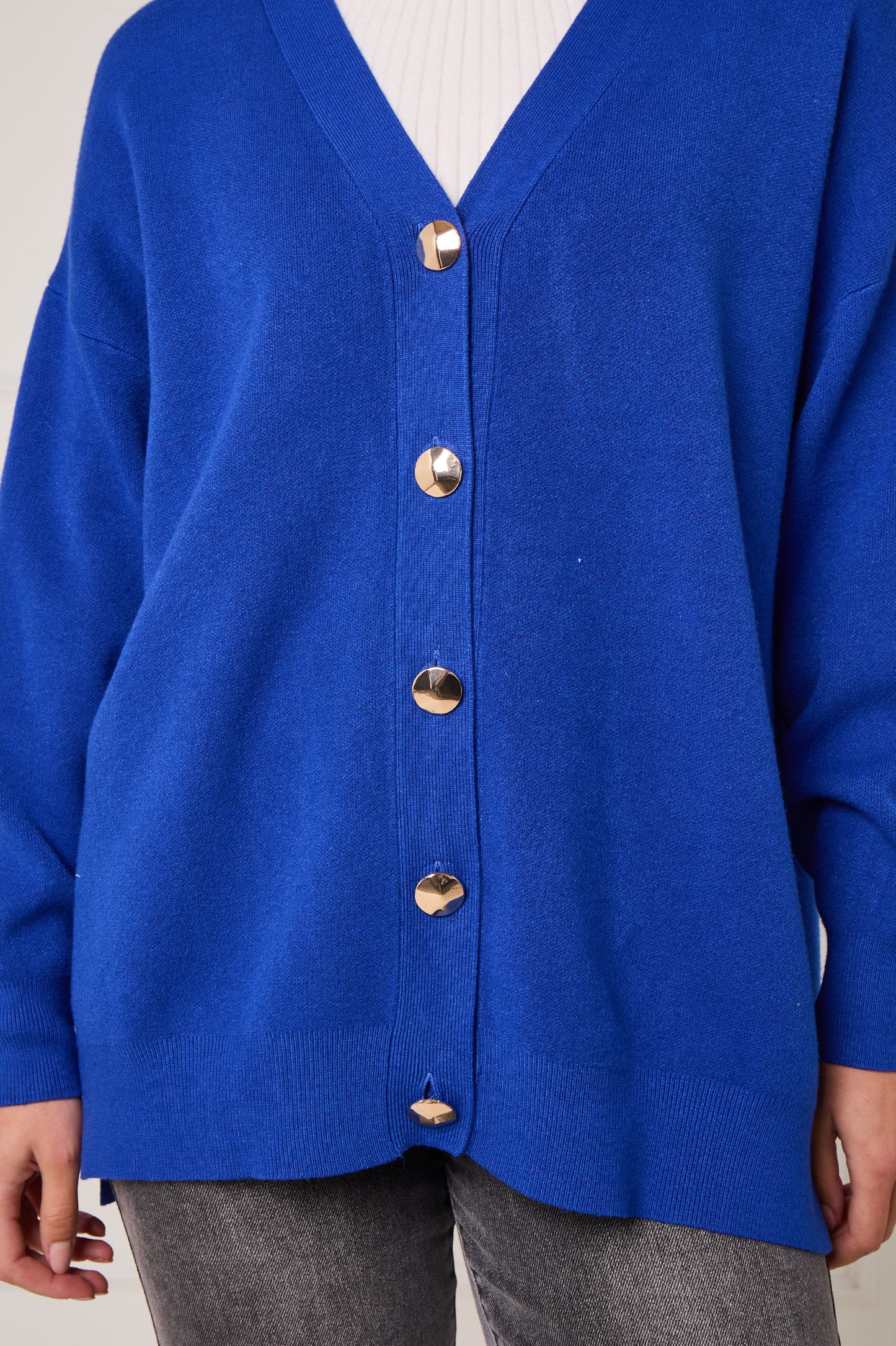 GOLD BUTTON V-NECK KNITTED CARDIGAN