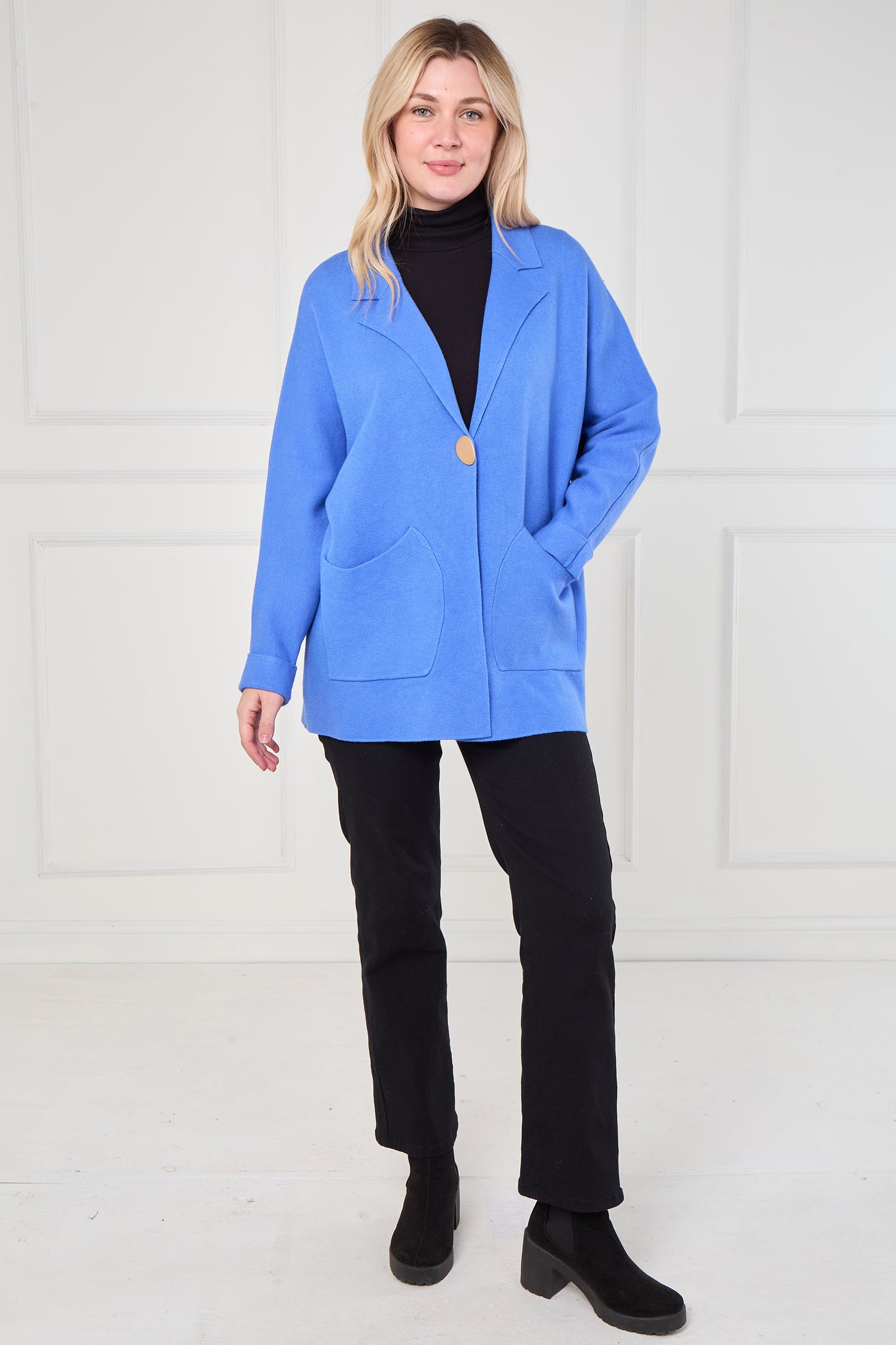 GOLD BUTTON FOLDED SLEEVE JACKET