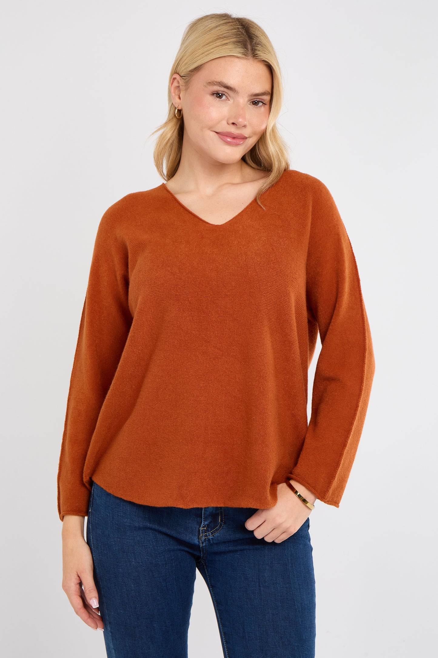 ULTRASOFT V-NECK JUMPER