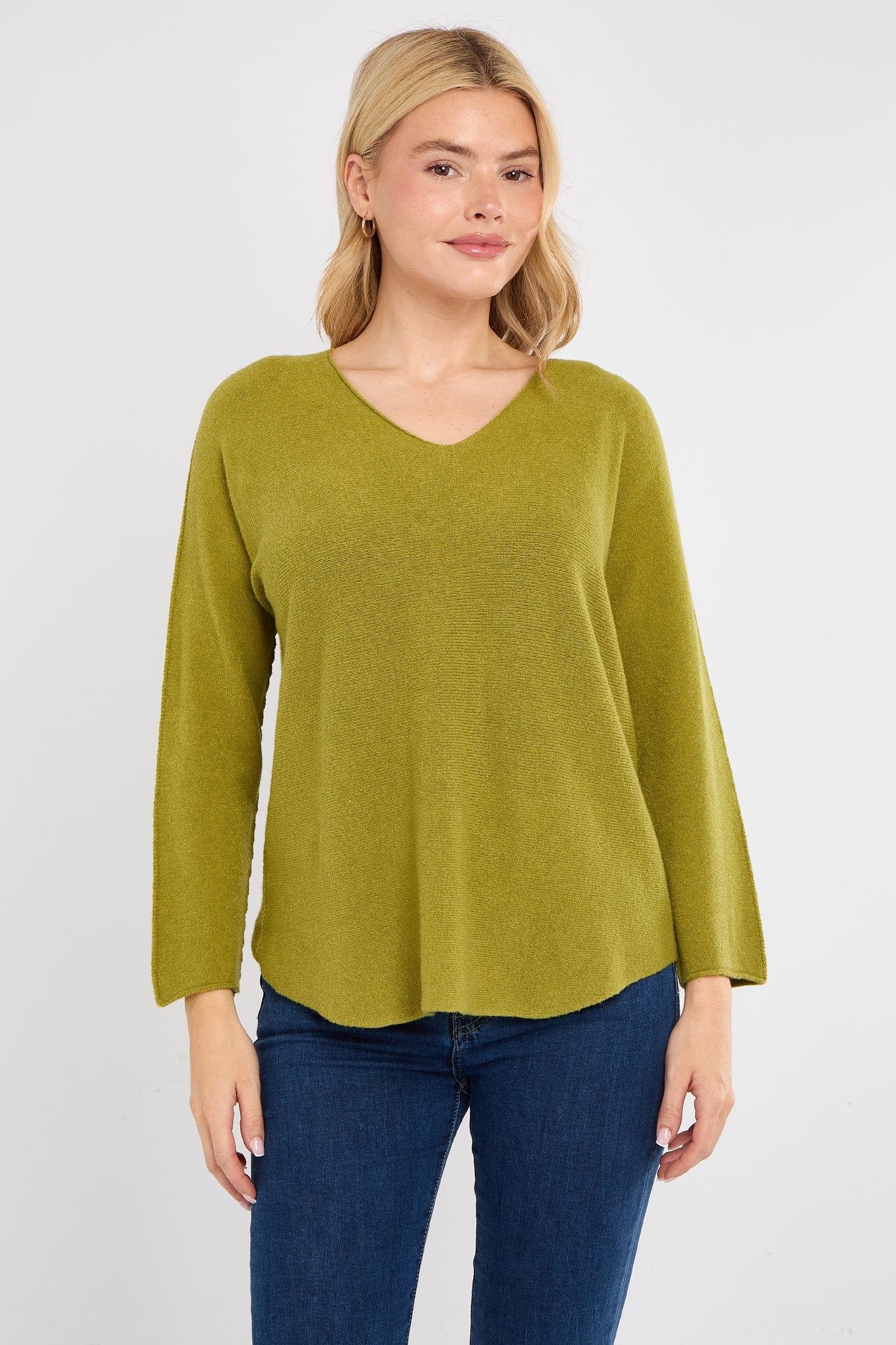 ULTRASOFT V-NECK JUMPER