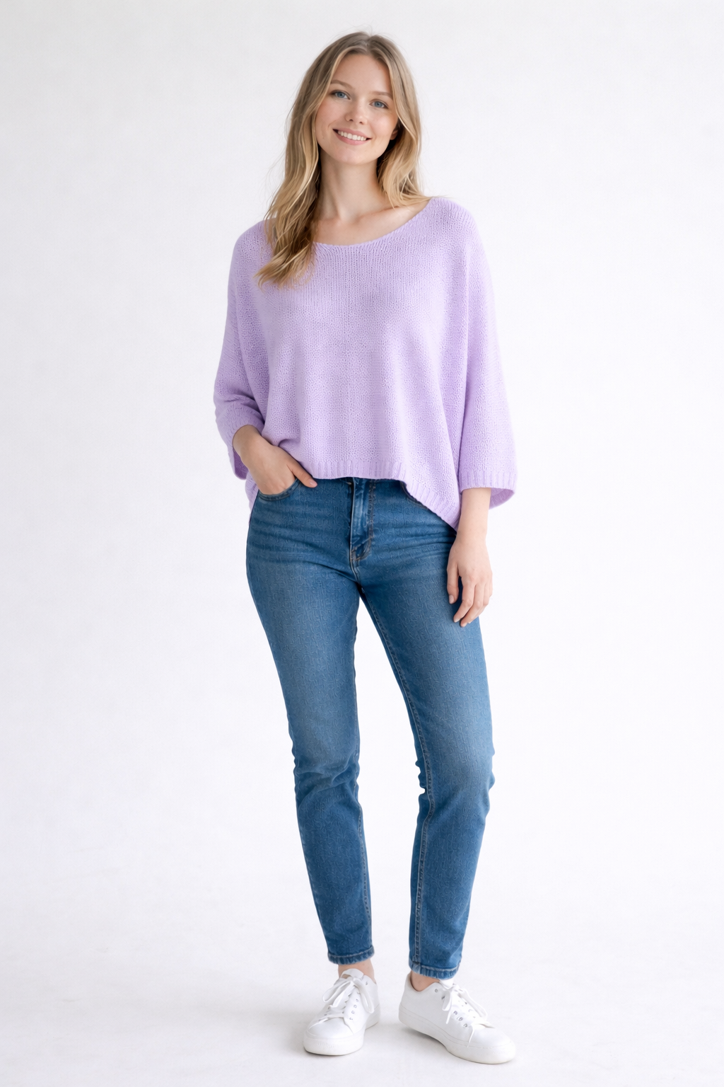 V-NECK CROCHET TOP