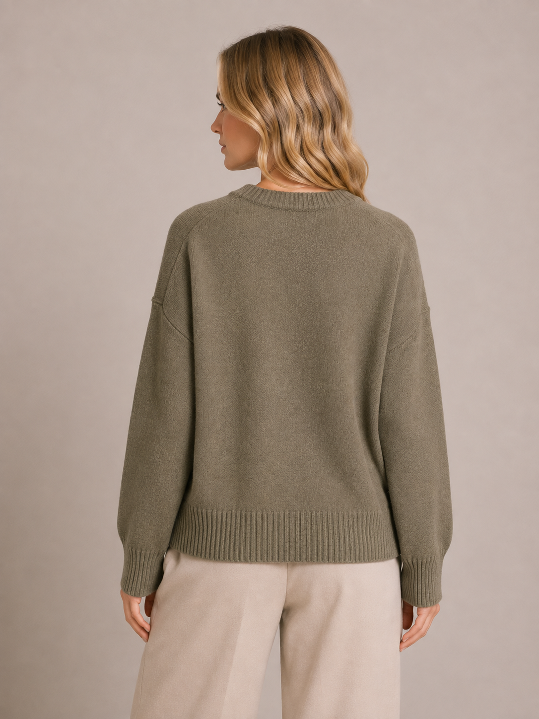 SCOOP DIAMOND FLOWER DETAIL JUMPER