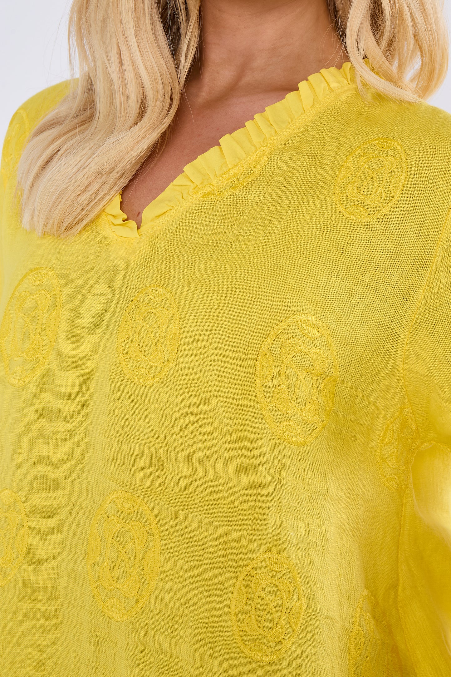 EMBOSSED CIRCLE FRILL NECK LINEN TOP