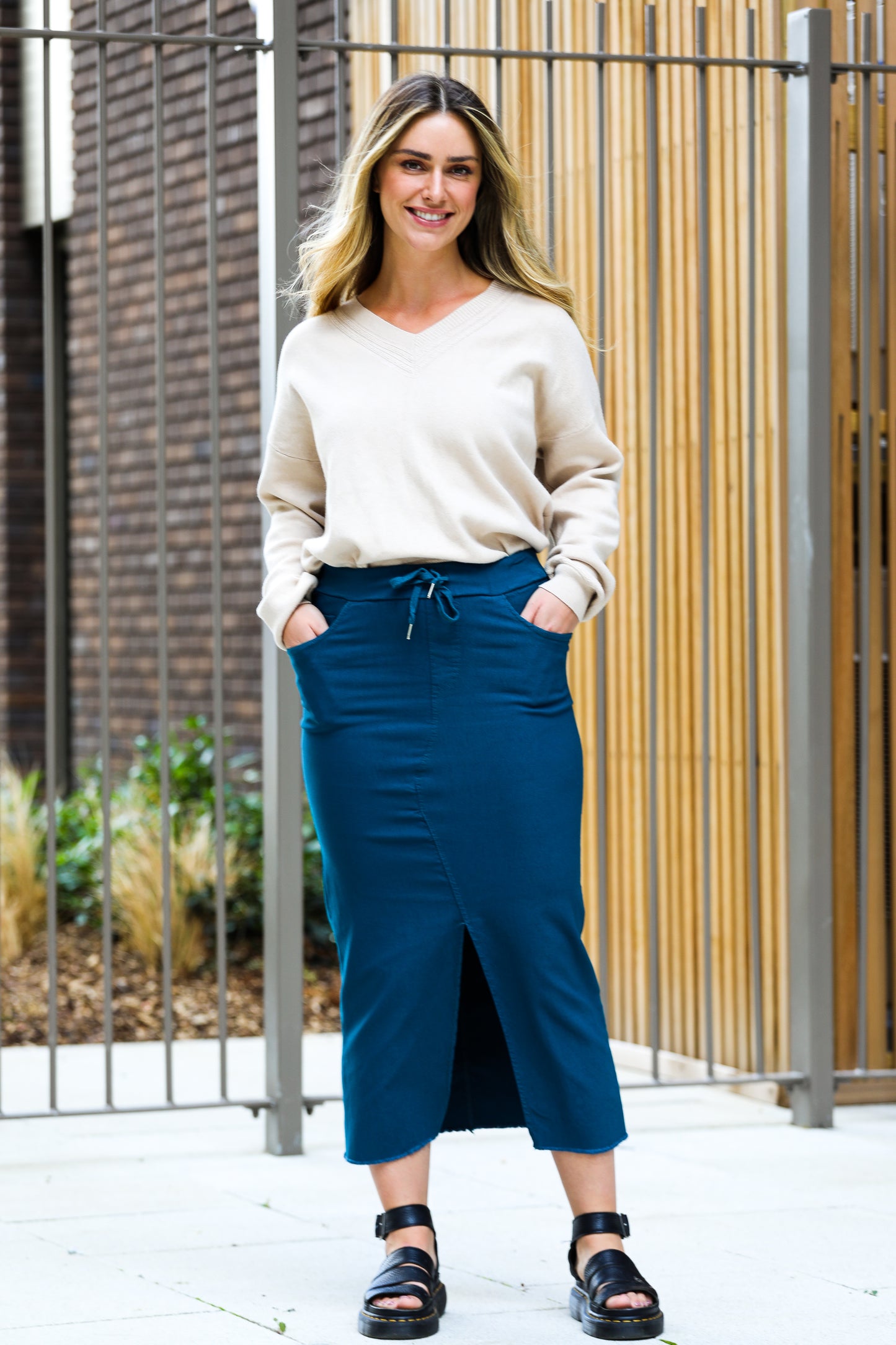 V-NECK DETAIL JUMPER