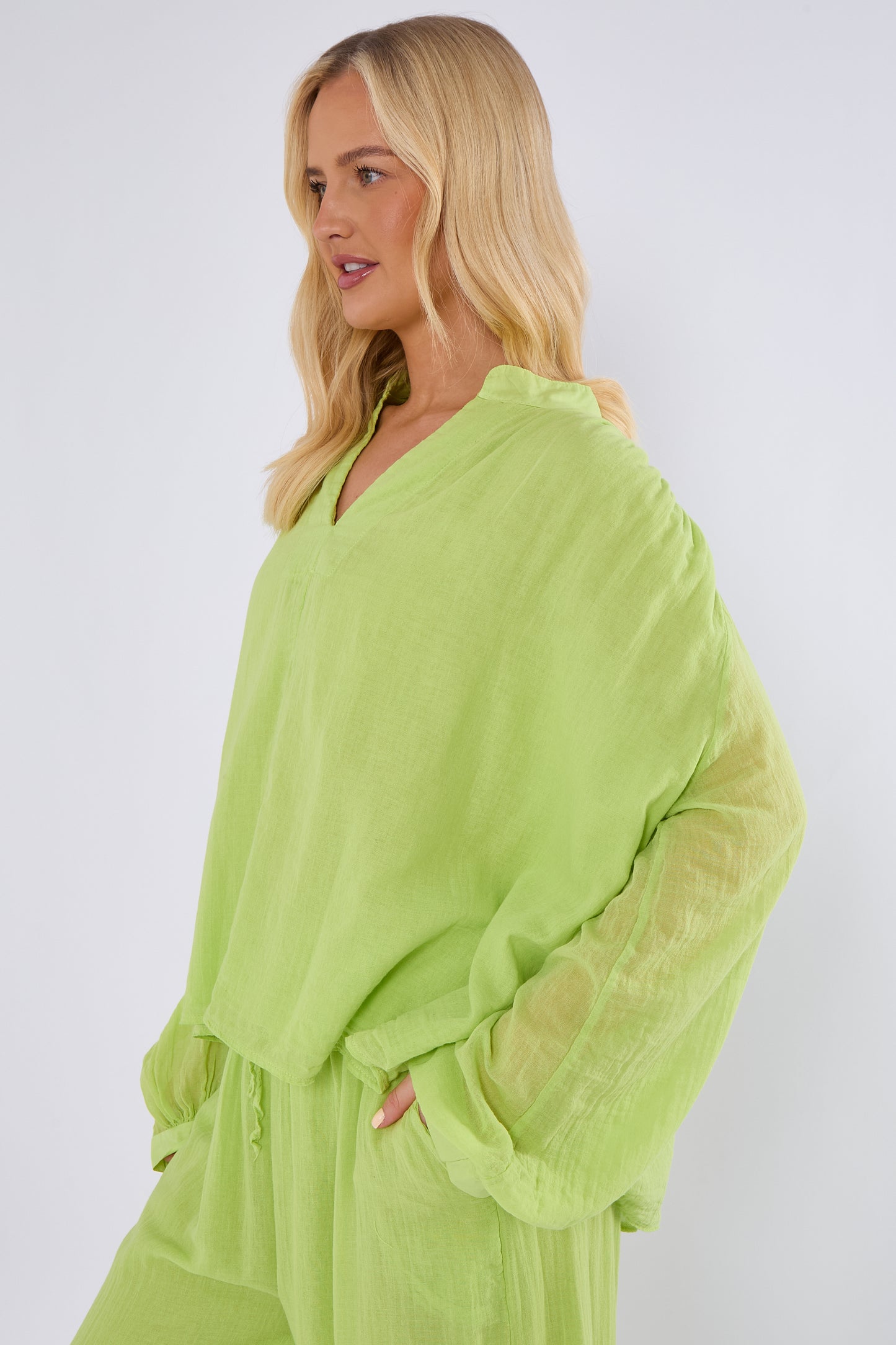 V-NECK COTTON LINED TOP