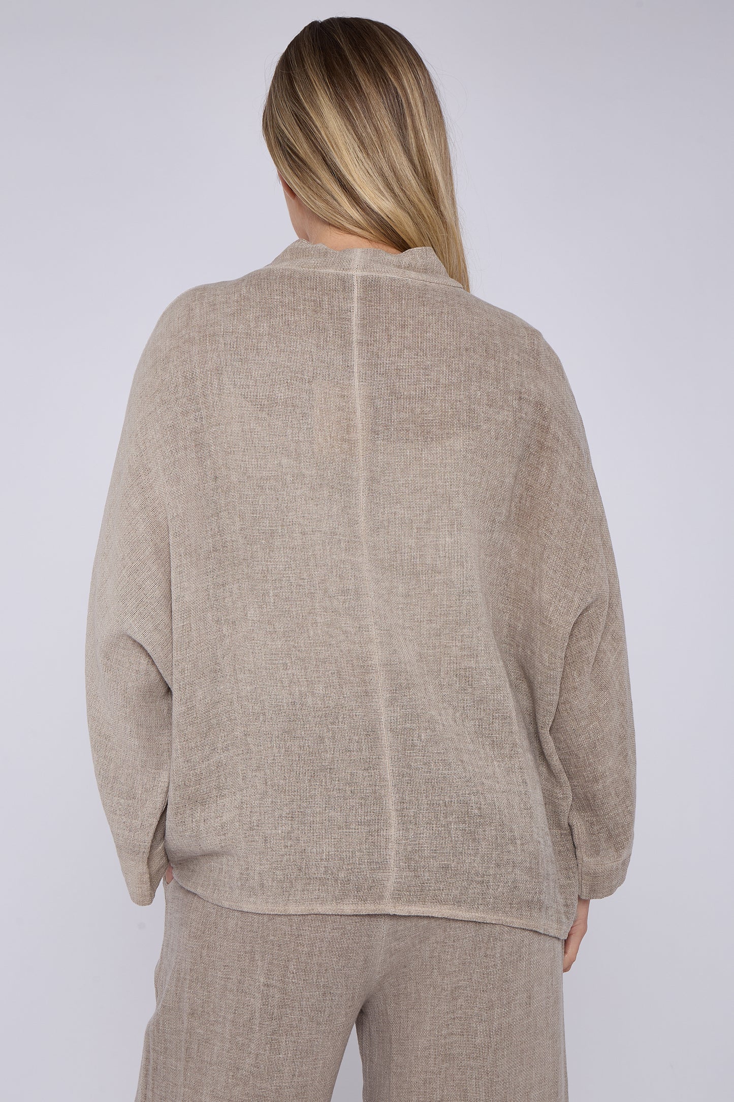 WASHED LINEN V-NECK BUTTON THROUGH TOP