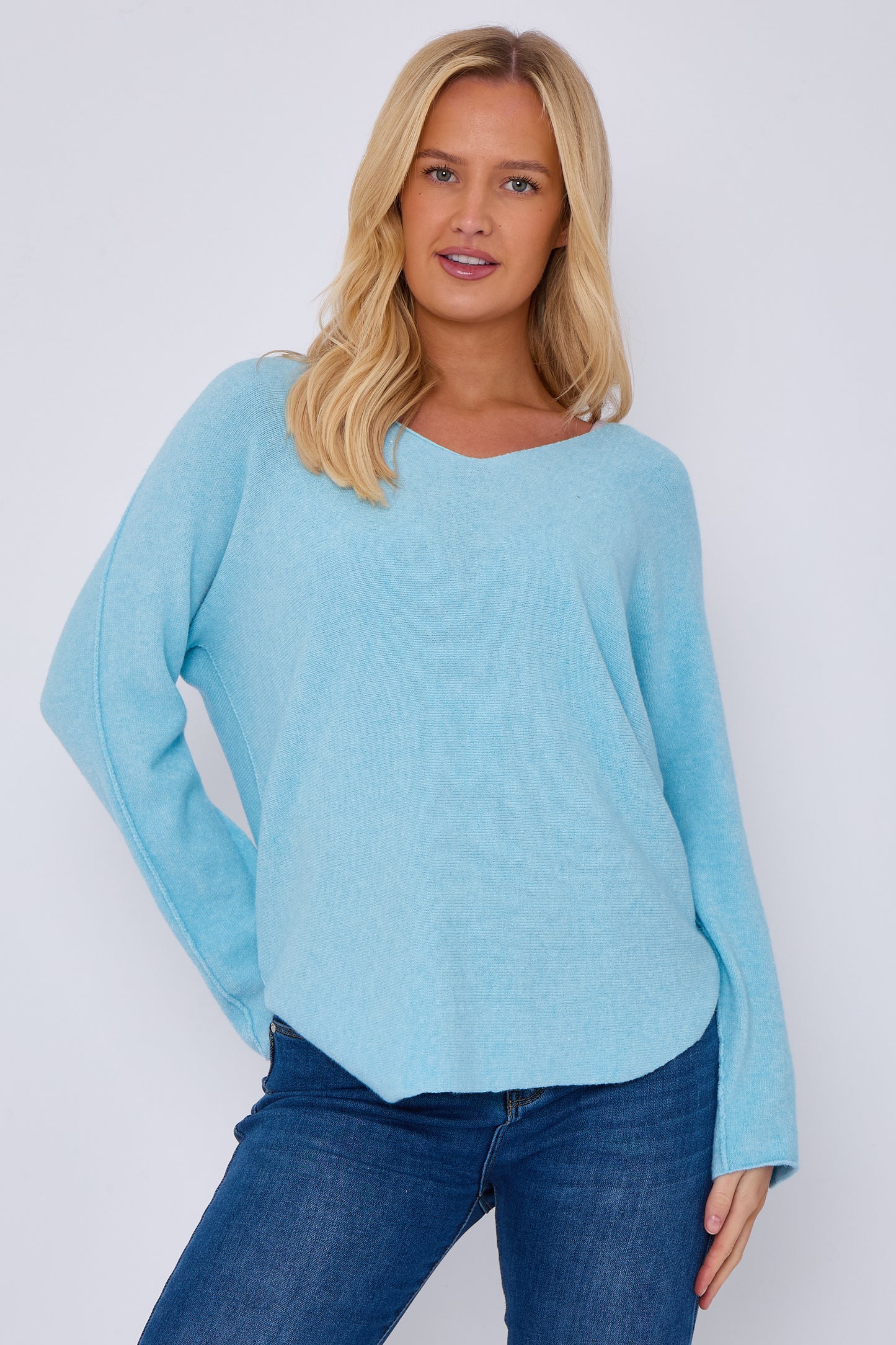 ULTRASOFT V-NECK JUMPER