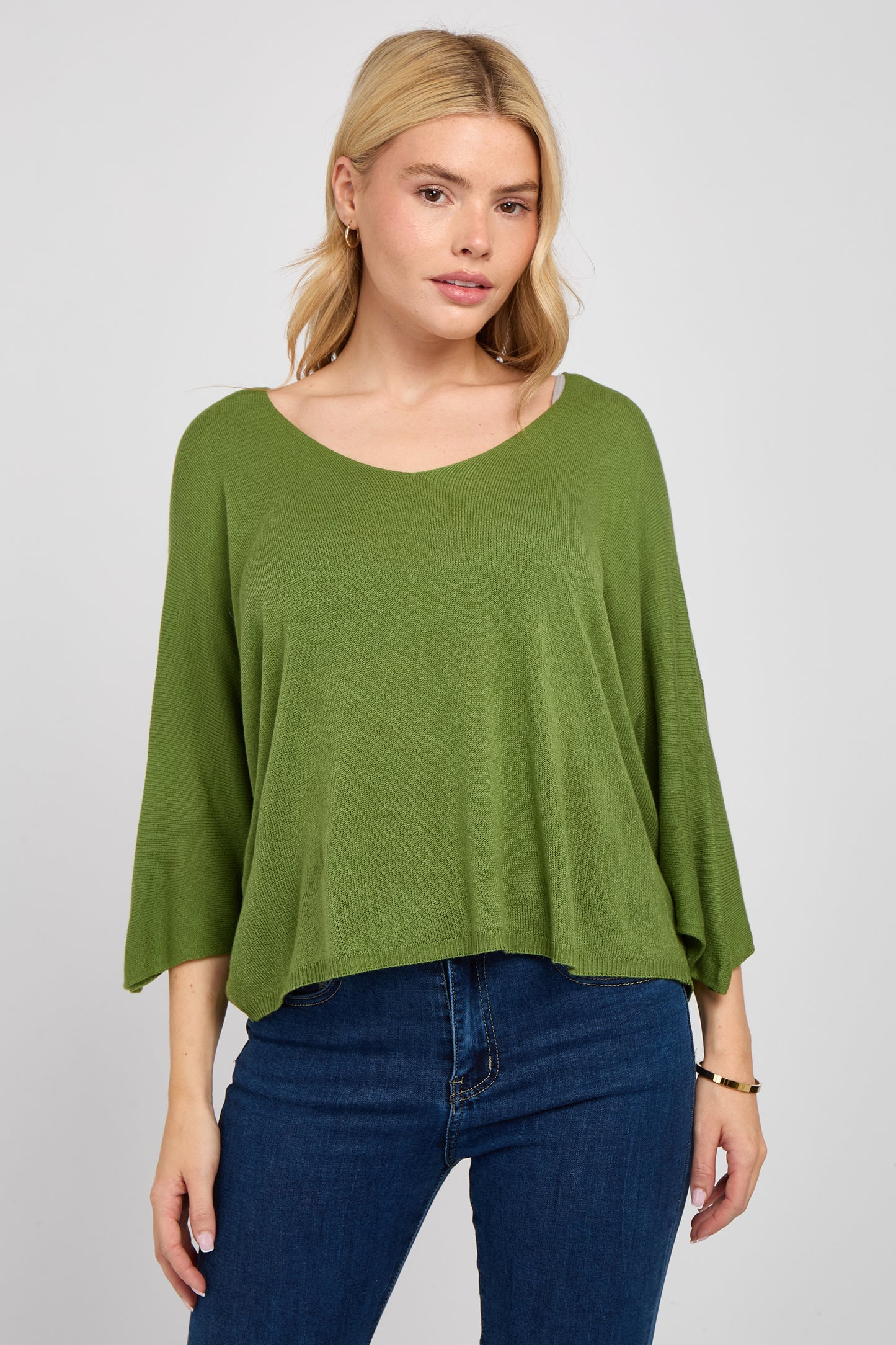 V-NECK SHORT SLEEVE TOP