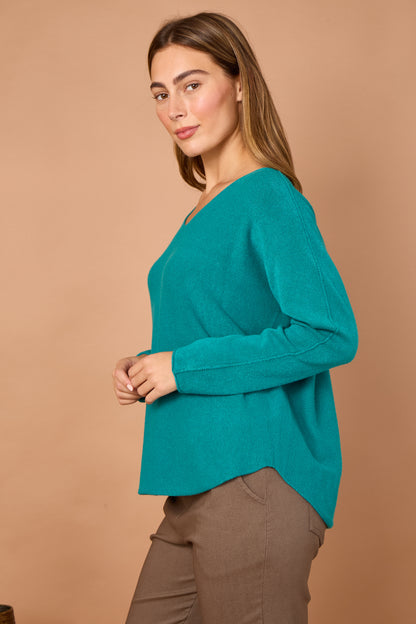 CLASSIC V-NECK JUMPER