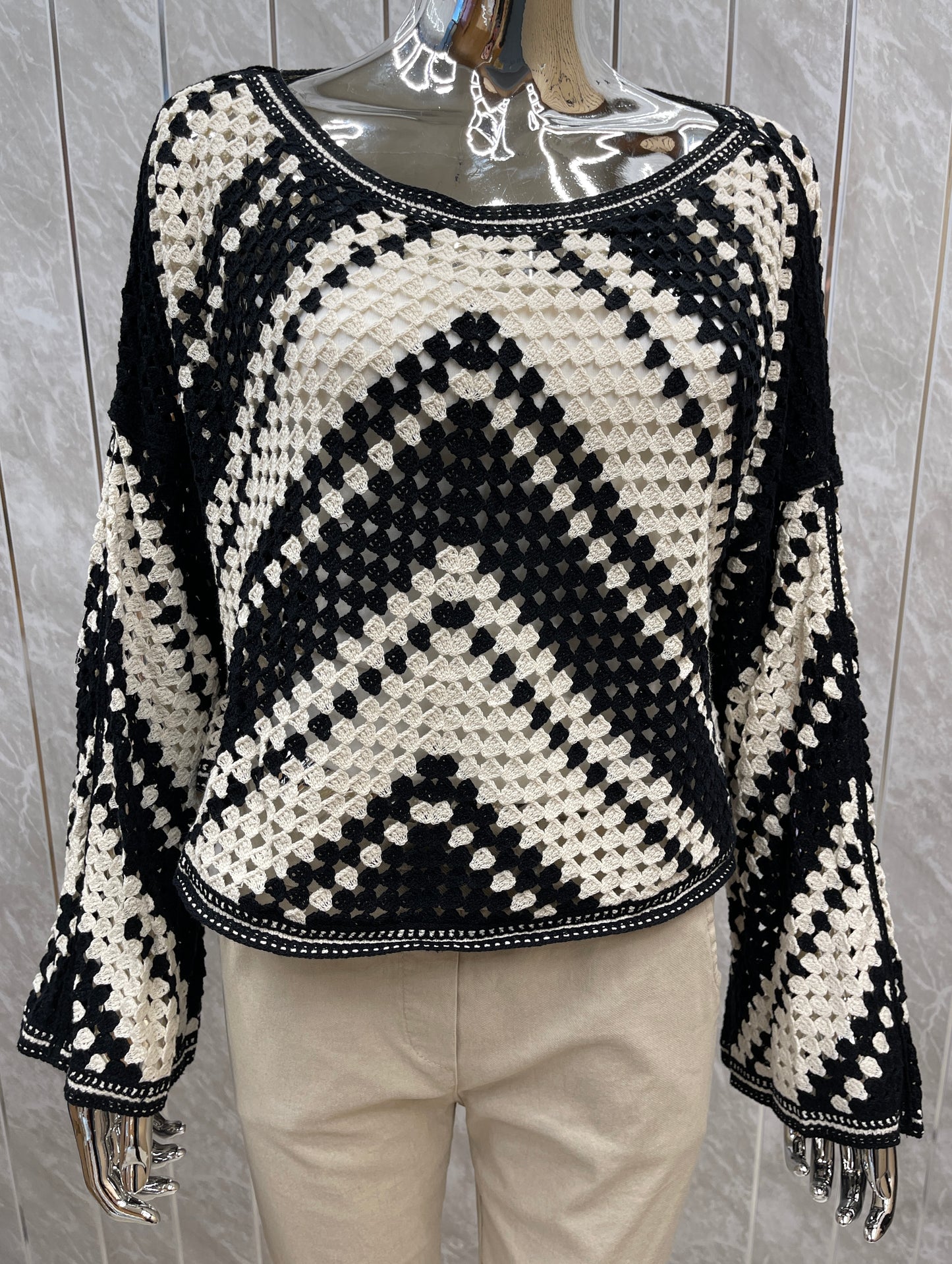 CROCHET LONG SLEEVE TOP