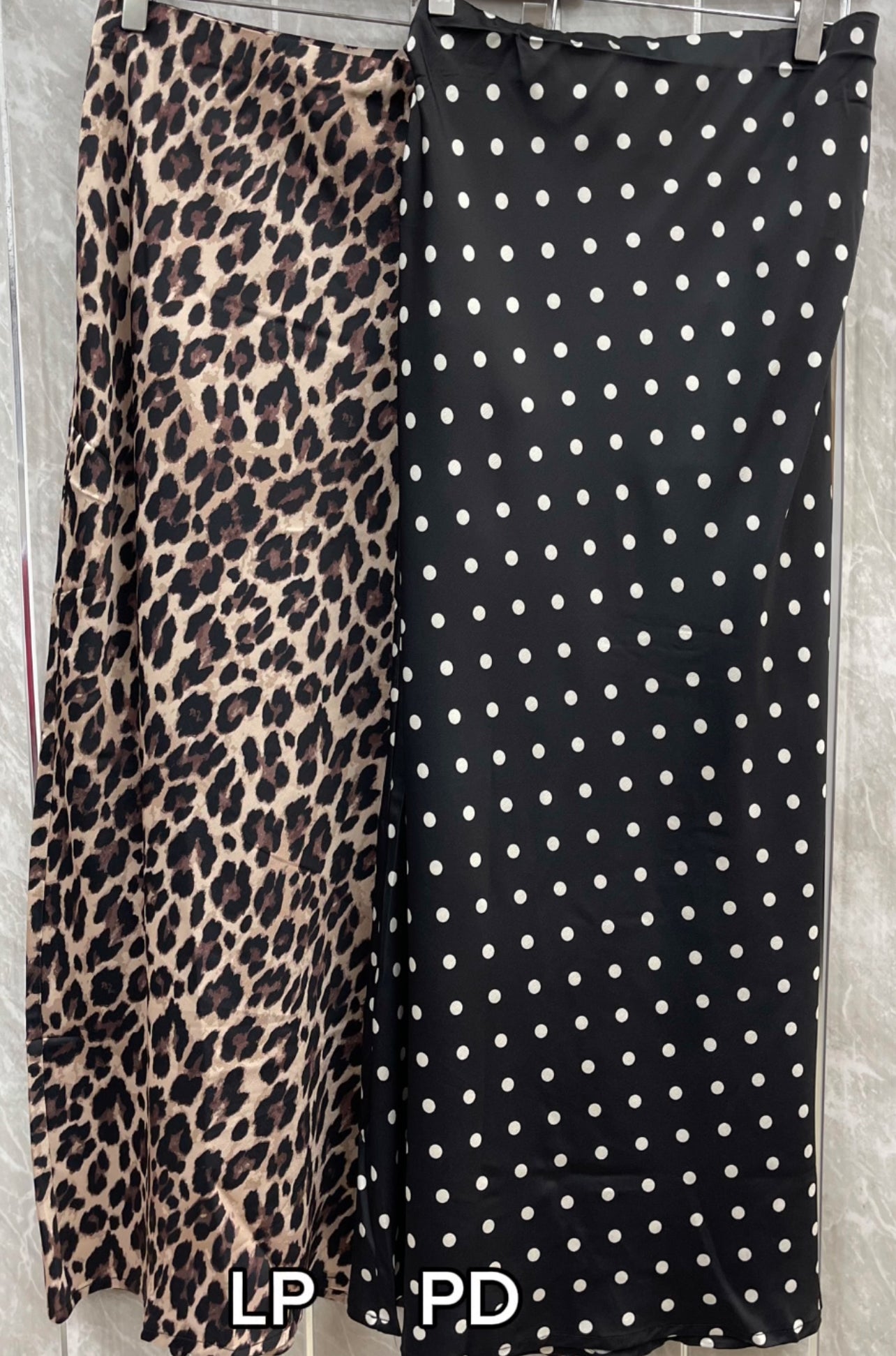 LEOPARD PRINT ELASTICATED WAIST SATIN SKIRT [PK-2]