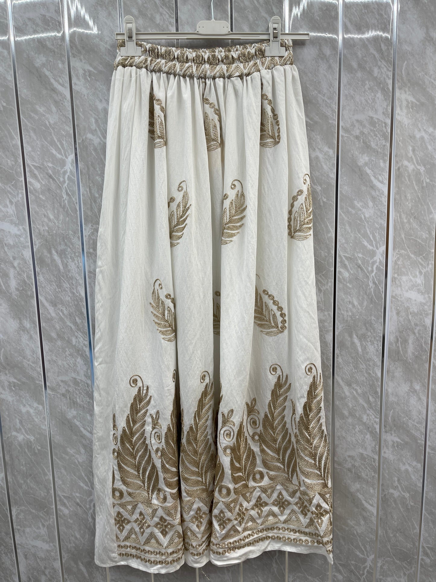 GOLD EMBROIDERED LEAF GEOMETRIC PRINT SKIRT