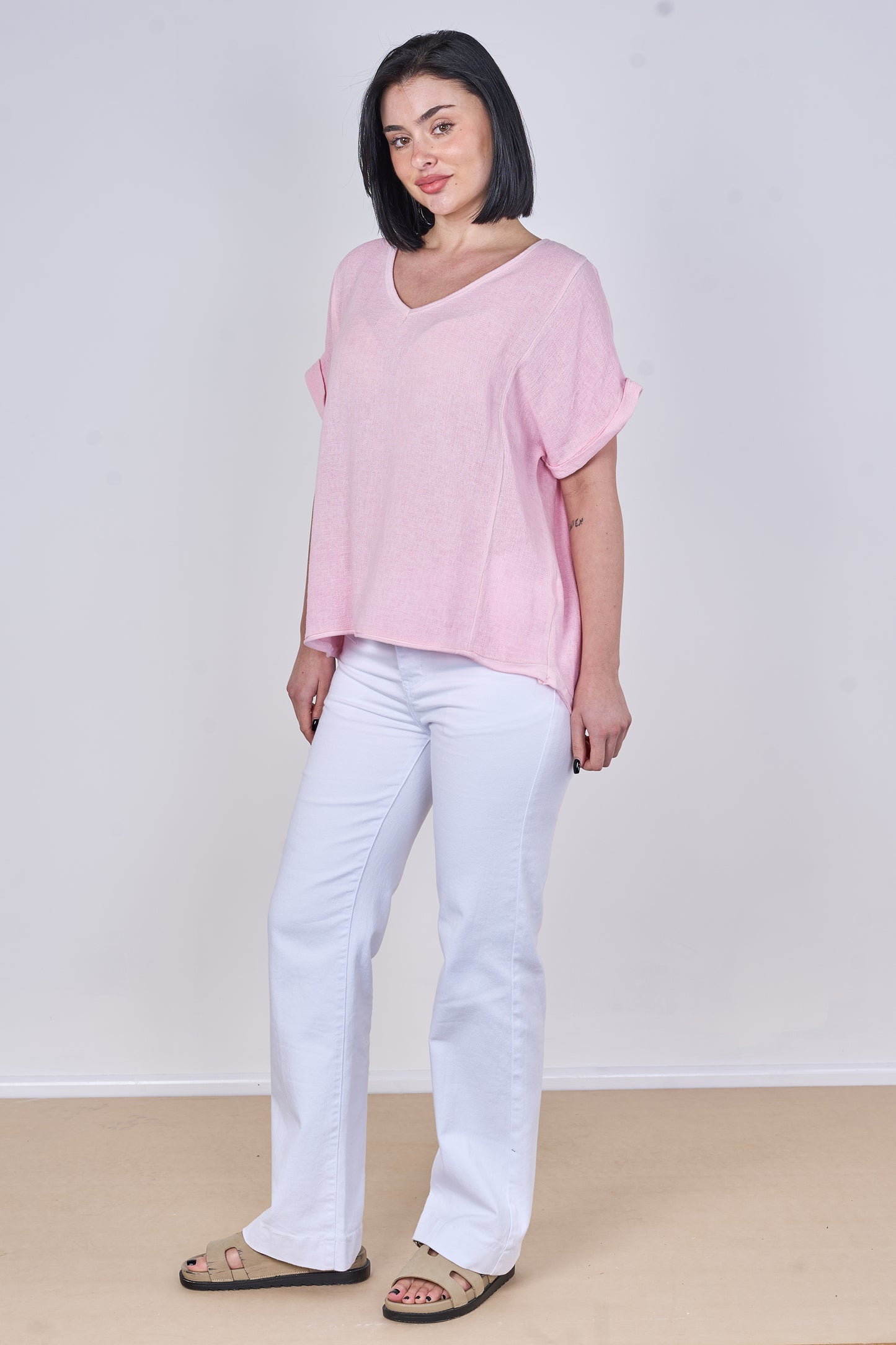 WASHED LINEN V-NECK PLAIN TOP