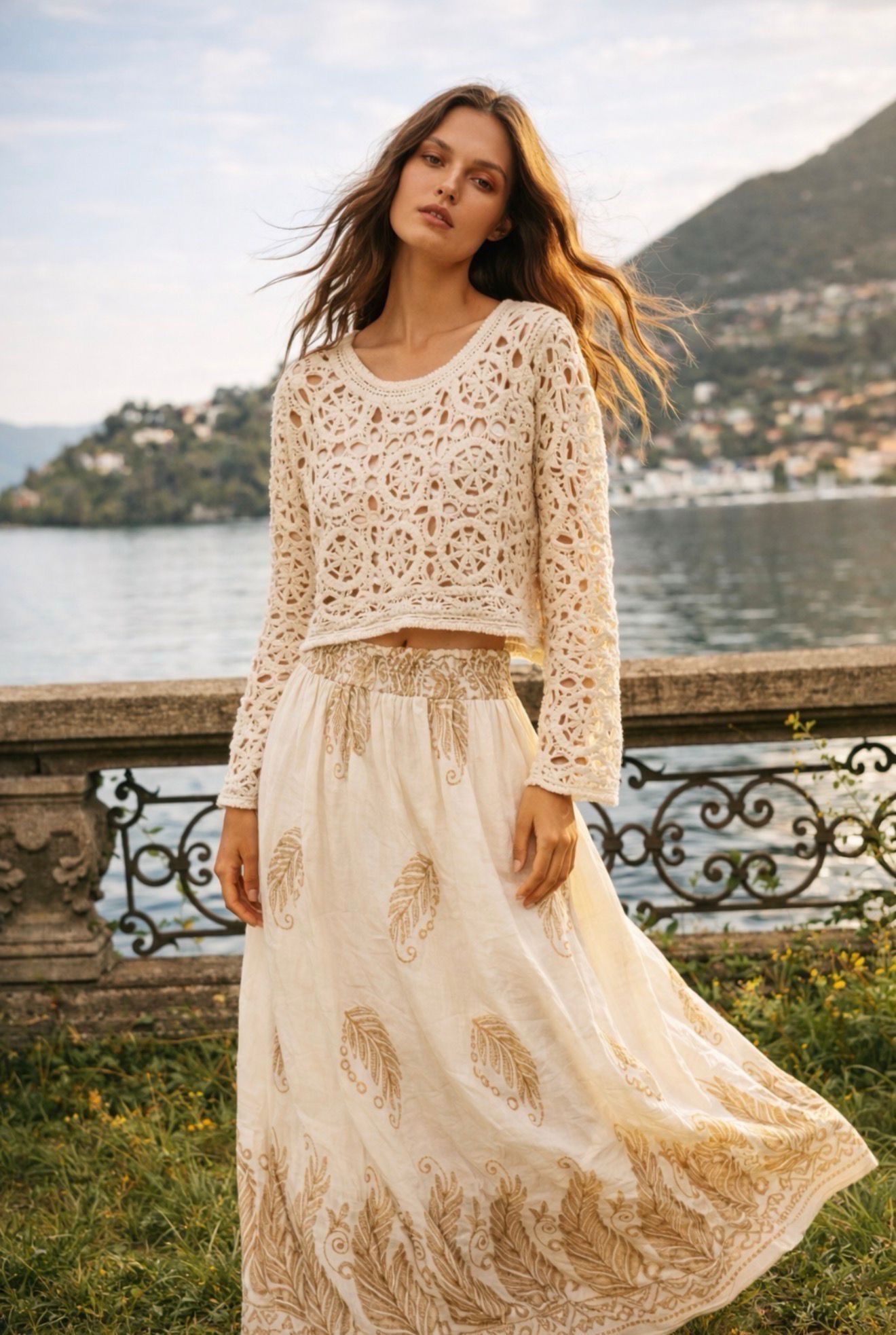 GOLD EMBROIDERED LEAF GEOMETRIC PRINT SKIRT