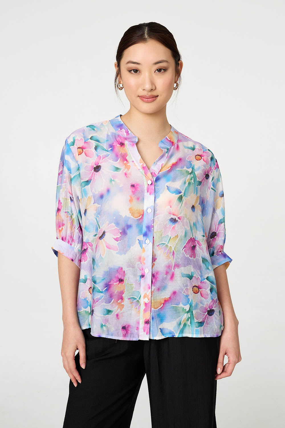 FLORAL CURVE HEM COLLARLESS BLOUSE [PK-8]