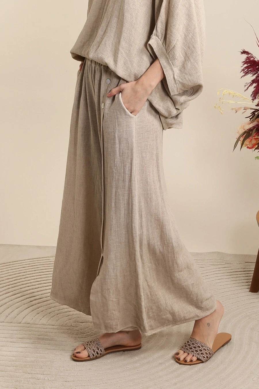 WASHED LINEN WIDE LEG SIDE BUTTON TROUSERS